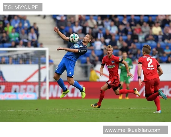 中国男足迎战巴勒斯坦球队期待突破重围争取胜利的关键之战